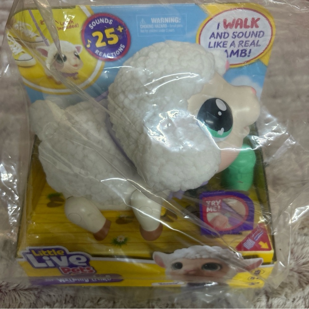 Little Live Pets - My Pet Lamb Soft and Wooly Interactive Toy Lamb